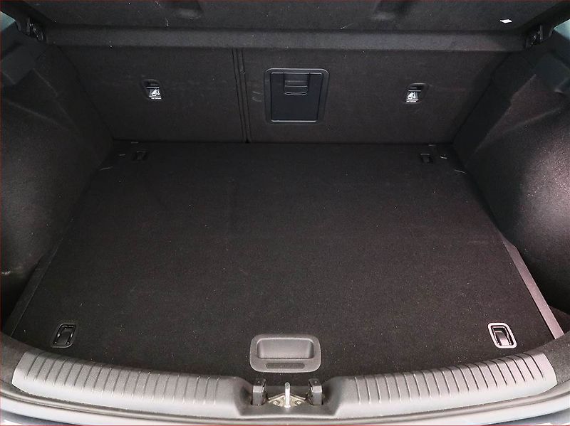 Hyundai i30 (2020) Family 1.5 DPI, Serv.kniha - fotka 13 z 17