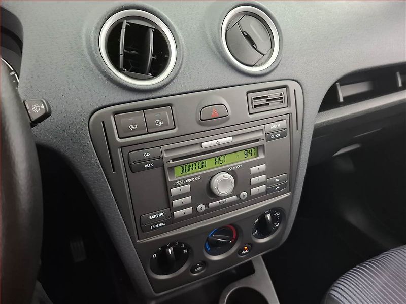 Ford Fusion (2007) 1.4, nová STK, jezdí dobře - fotka 12 z 14