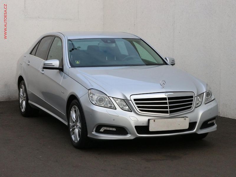 Mercedes-Benz Třídy E (2010) 1.8 CGI E200, Avantgarde, AT - fotka 1 z 3