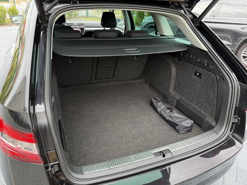 Škoda Superb (2022) 2.0 TDi 110 kw/tažné/DPH - fotka 14 z 25