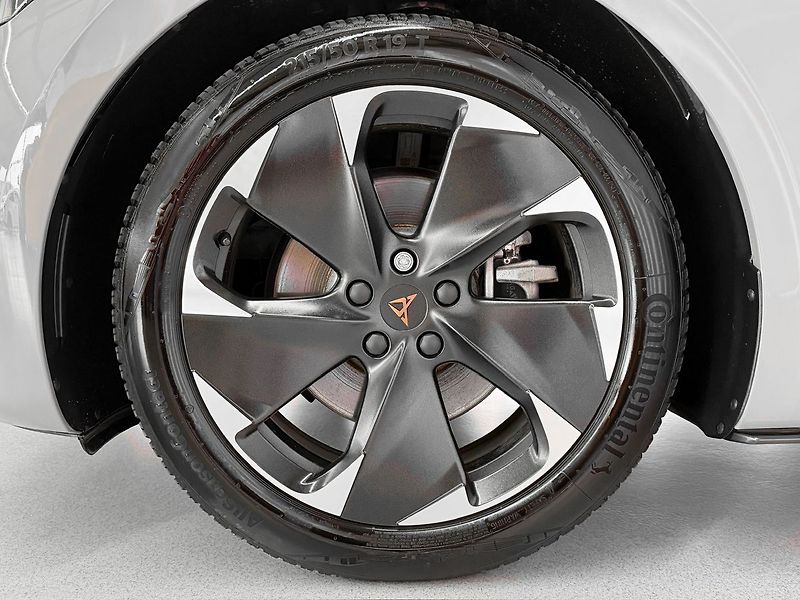 Cupra Born 150 KW / 58 KWH, ACC, LANE, FR - fotka 8 z 23