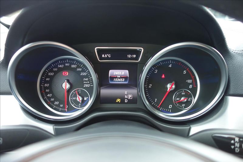 Mercedes-Benz GLE 350CDi 190KW,4 MAT.,KUPÉ. - fotka 33 z 39