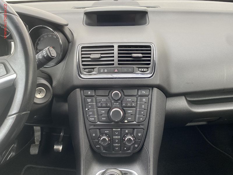 Opel Meriva (2017) 1.4 i, 2.maj,ČR, AC, tempo - fotka 12 z 15
