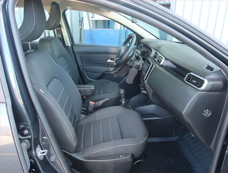 Dacia Duster (2024) Comfort 1.0 TCe, LPG, Tempomat - fotka 9 z 17