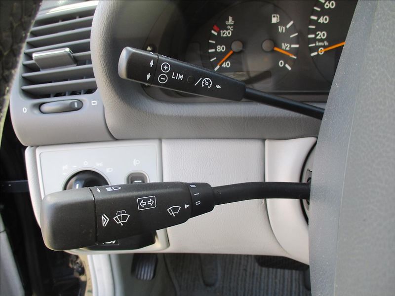 Mercedes-Benz CLK 2,0 i 150kw Kompressor Automat - fotka 22 z 29