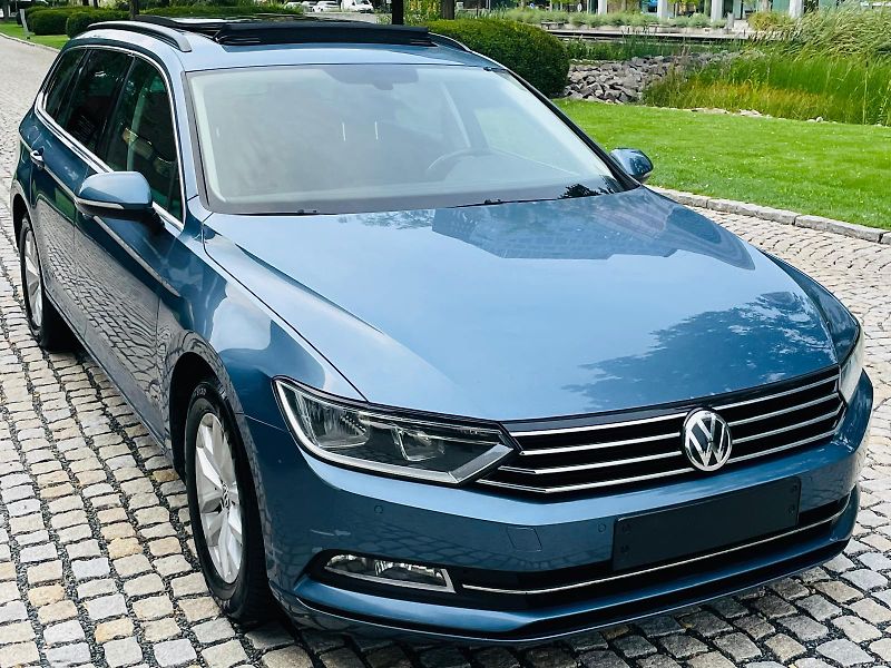 Volkswagen Passat 2.0TDI AUTOMAT VÝHŘEV SERVISKA - fotka 7 z 54