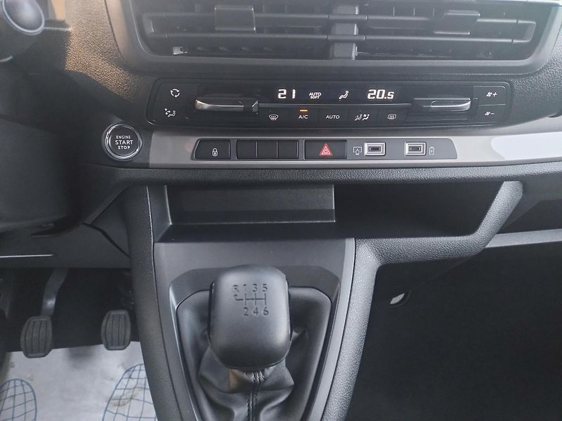 Toyota ProAce Verso (2025) 2.0 6M/T Business Comfort - fotka 13 z 13