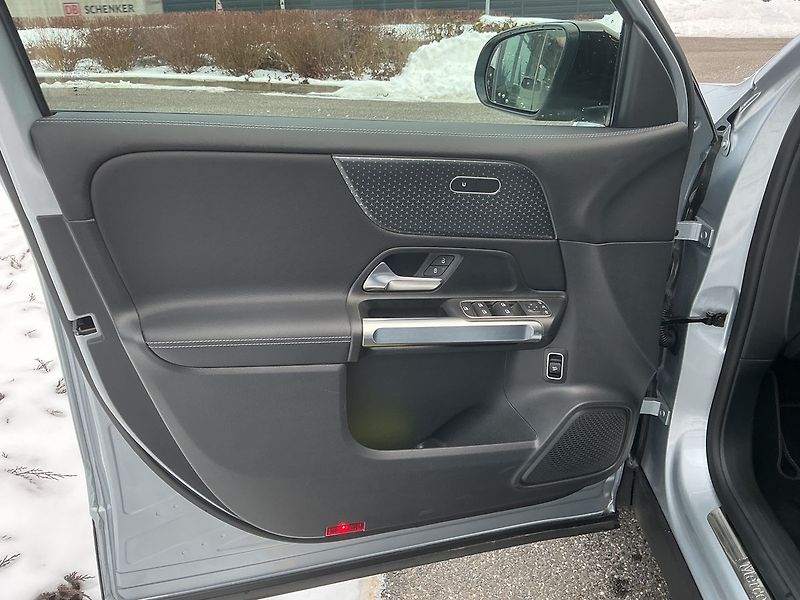 Mercedes-Benz GLB 200 d 4MATIC - fotka 9 z 26