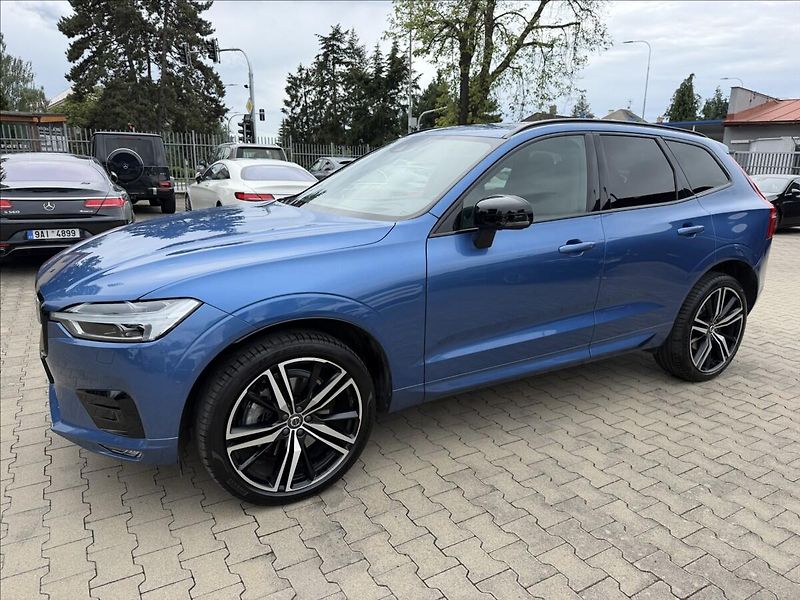 Volvo XC60 B4 2.0d 4X4 R-Design - fotka 8 z 29