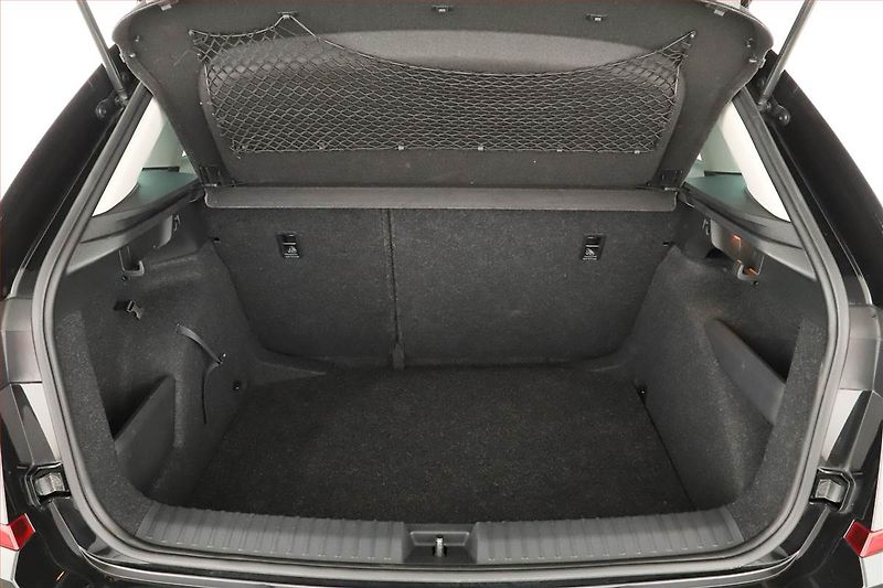 Škoda Kamiq (2023) Ambition 1.0 TSI - fotka 11 z 17