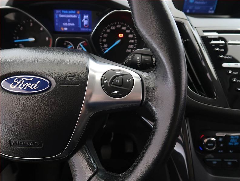 Ford Kuga (2013) 2.0 TDCi, 4X4, Xenony - fotka 17 z 23