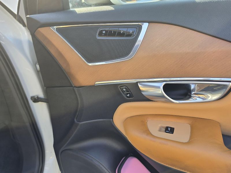 Volvo XC90 2.0D 7 míst TZ  - fotka 14 z 20