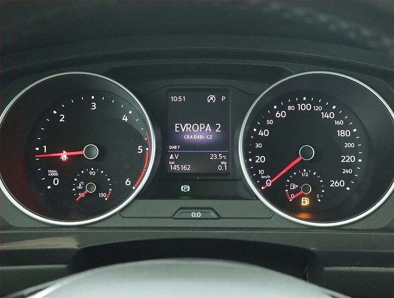 Volkswagen Tiguan (2018) 2.0 TDI, Automat, Serv.kniha - fotka 11 z 16