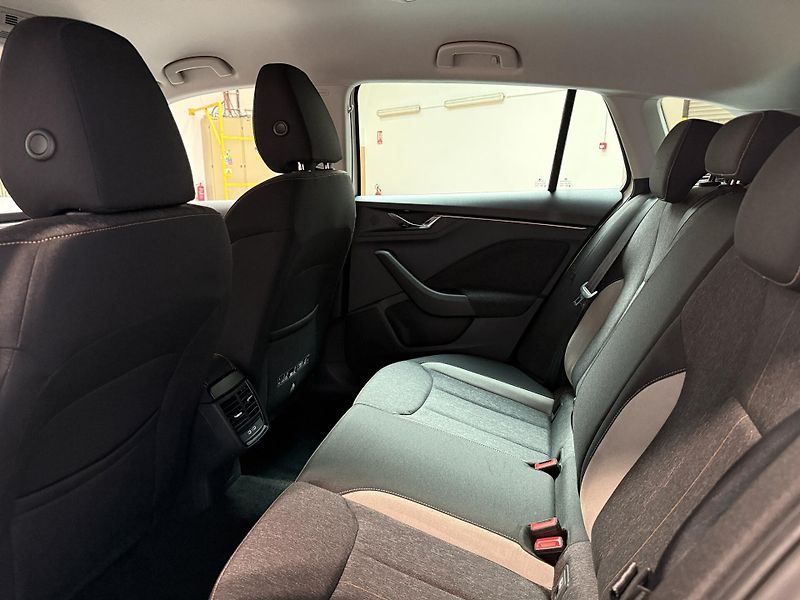 Škoda Scala 1.5 TSI 110kW Style - fotka 10 z 11
