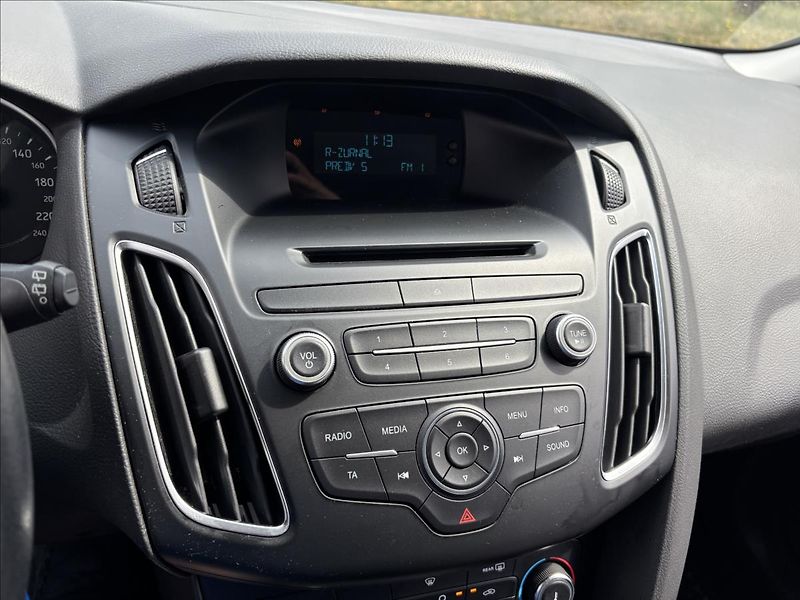 Ford Focus 1,6 Duratec Ti-VCT 77kW Trend - fotka 25 z 33
