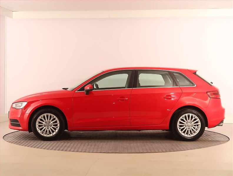 Audi A3 (2014) 1.2 TFSI, Kůže, Bi-Xenony - fotka 3 z 18