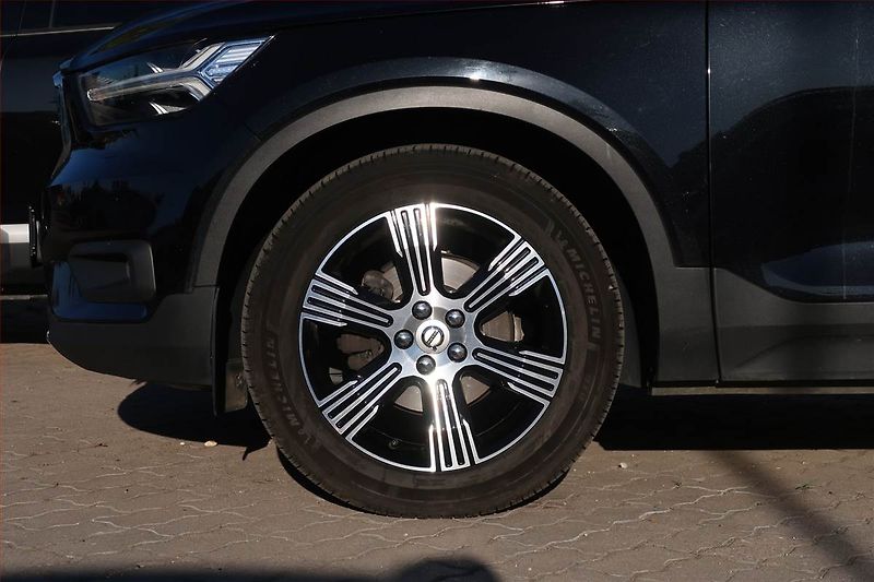 Volvo XC40 (2020) D3 AWD - fotka 15 z 22