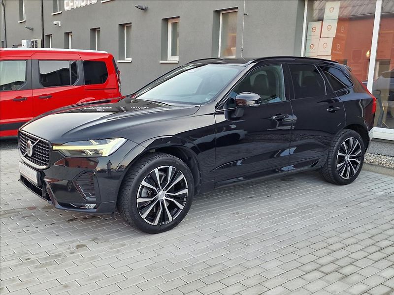 Volvo XC60 B5 184kW Plus Dark Auto,1.Maj - fotka 6 z 50