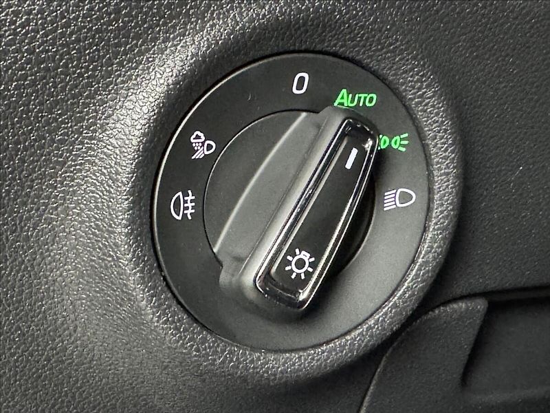 Škoda Karoq 2,0 TDi  DSG 4x4 Style Virtual - fotka 23 z 45