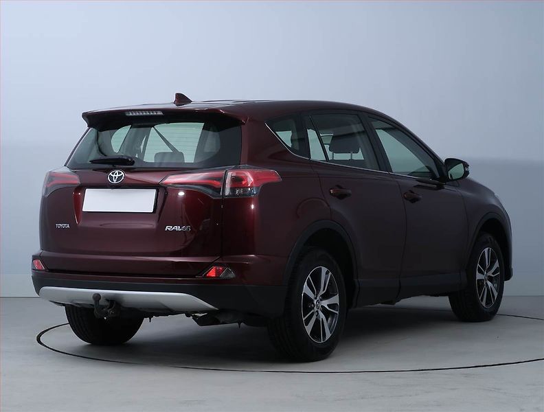Toyota RAV4 (2016) Active 2.0 D-4D, ČR,1.maj - fotka 5 z 17
