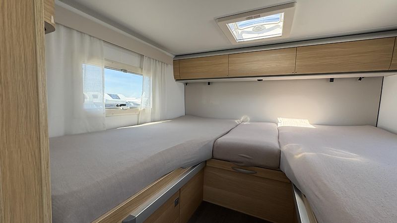Adria (2023) Matrix Axess 670SL, 140HP - fotka 12 z 14