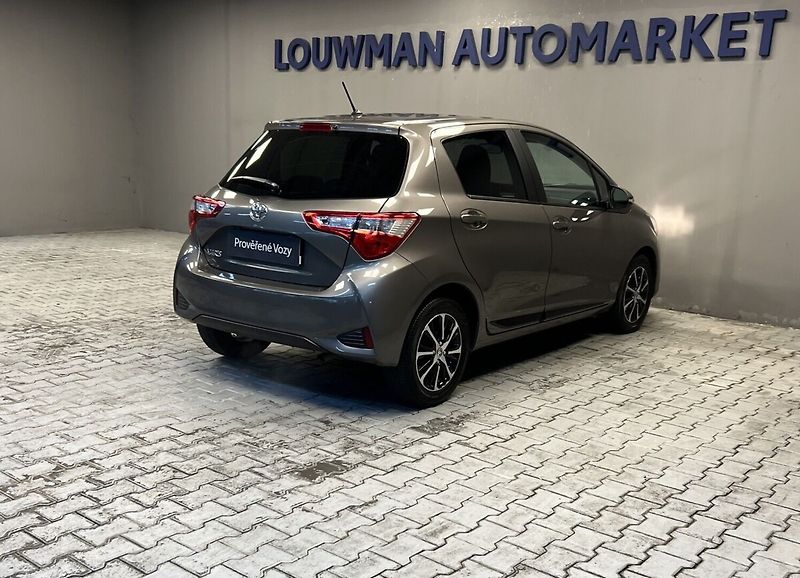 Toyota Yaris 1.5 AT ACTIVE TREND - fotka 2 z 15