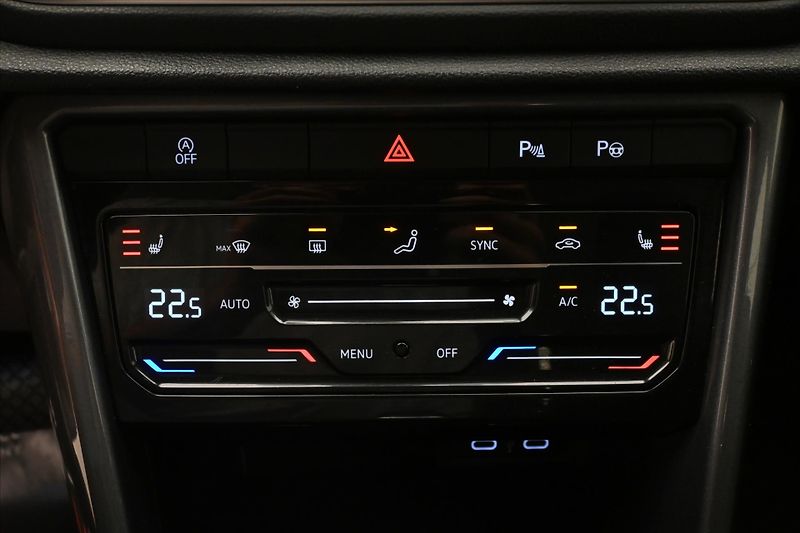 Volkswagen T-Roc 2,0 TDI 110kW DSG Style Záruka - fotka 21 z 31