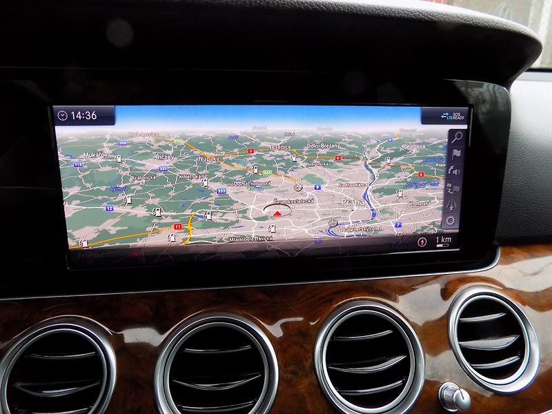 Mercedes-Benz Třídy E (2018) 400d/4-Matic/Full-LED/Webasto/ - fotka 34 z 39