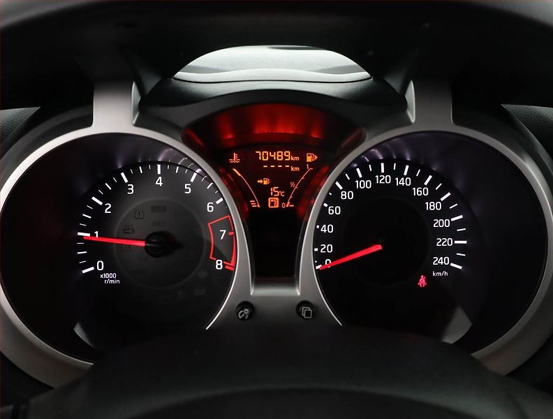 Nissan Juke (2017) 1.2 DIG-T, Tempomat - fotka 9 z 14