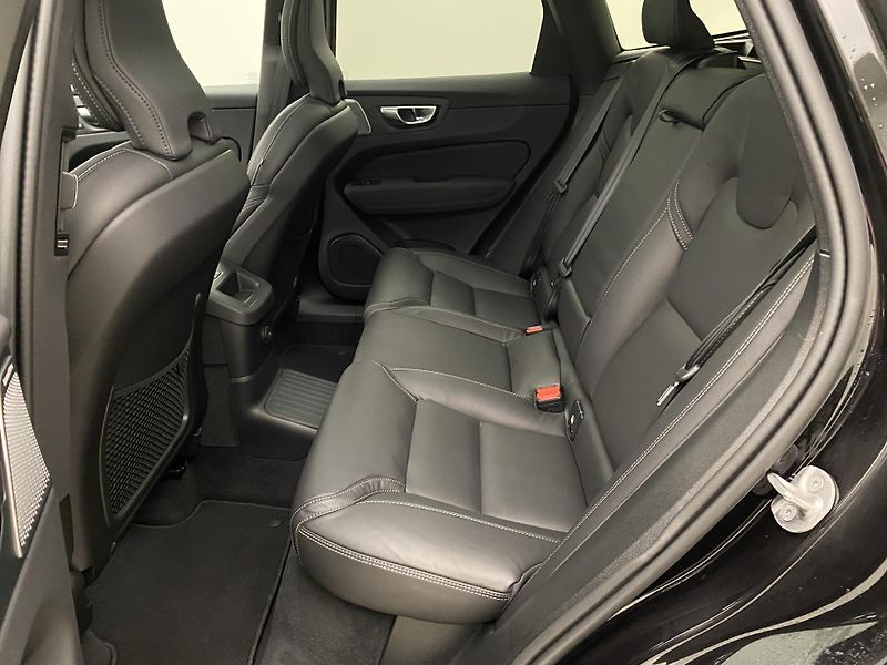 Volvo XC60 T8 AWD RECHARGE REZERVACE - fotka 5 z 65
