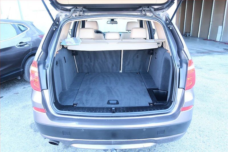 BMW X3 (2011) xDrive20d, 4X4, Automat, Navi - fotka 14 z 21