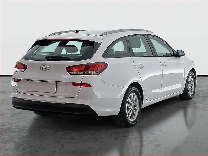 Hyundai i30 (2018) 1.6 CRDi, Tempomat - fotka 5 z 17