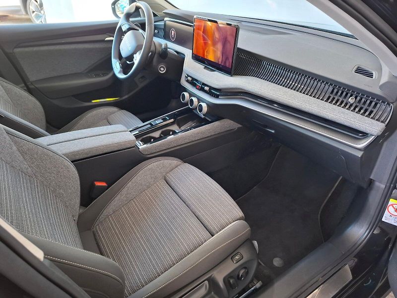 Škoda Superb (2025) COMBI SELECTION TD 110/2.0 A7F - fotka 39 z 41