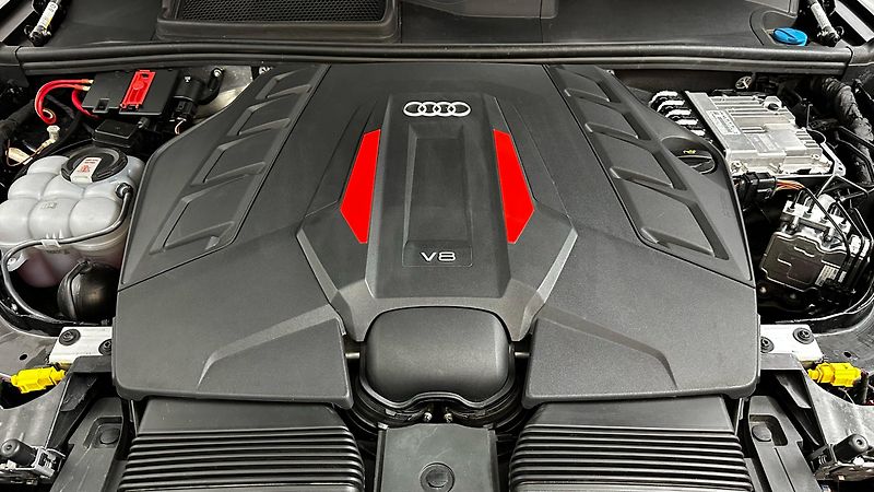 Audi SQ7 ZÁRUKA / MATRIX / 7 MÍST - fotka 47 z 52