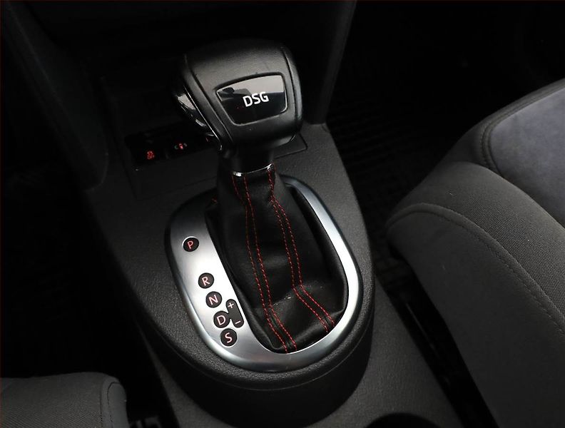 Volkswagen Touran (2012) Highline 1.4 TSI, Automat - fotka 11 z 18