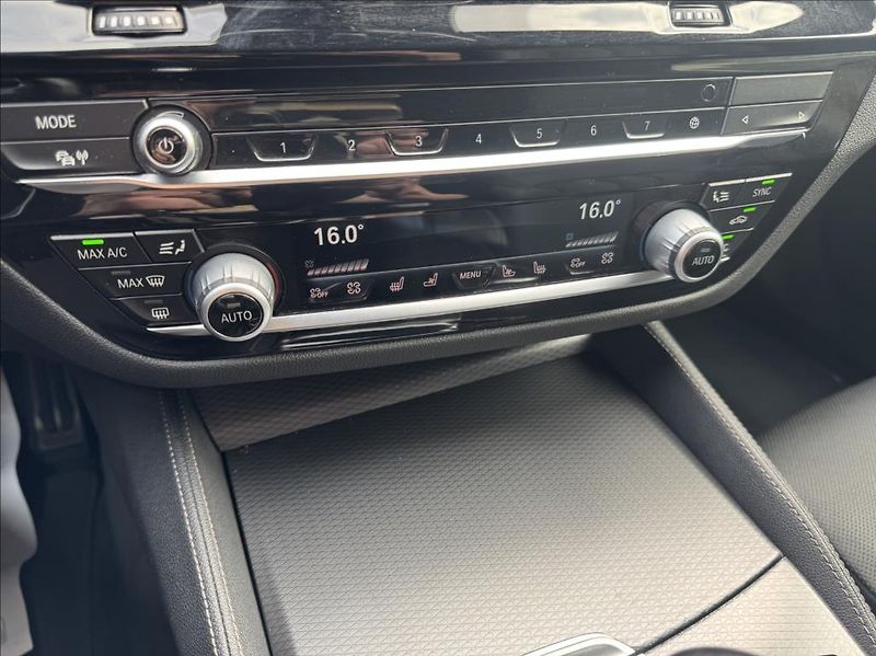 BMW Řada 5 540XD,250kw,M packet - fotka 28 z 34