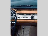 Dvoumístný kabriolet Mercedes 230 SL má přezdívku Pagoda. Vyráběl se v letech 1963 až 1971.