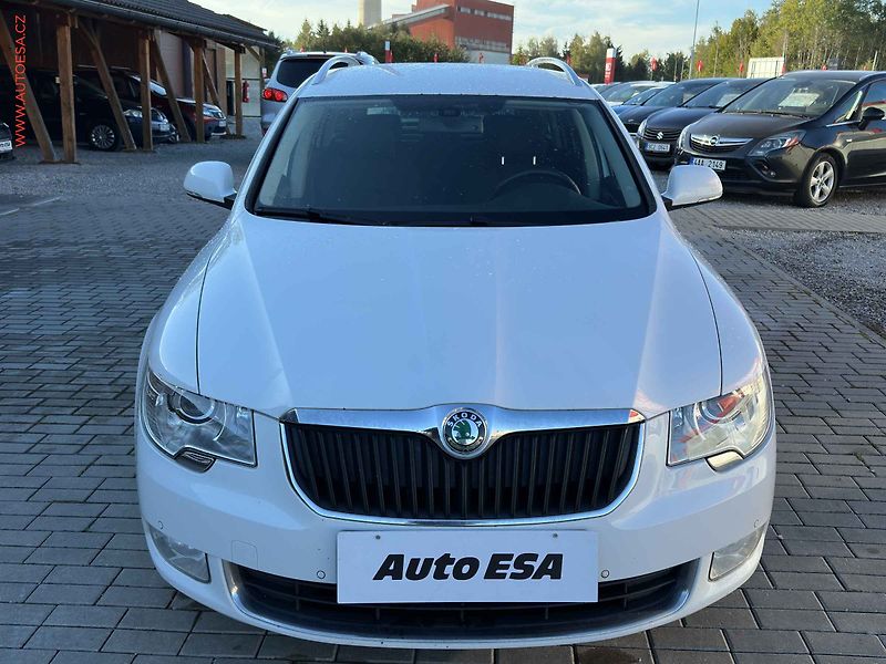 Škoda Superb (2011) 2.0TDi 4x4, ČR, Elegance, DSG - fotka 2 z 22