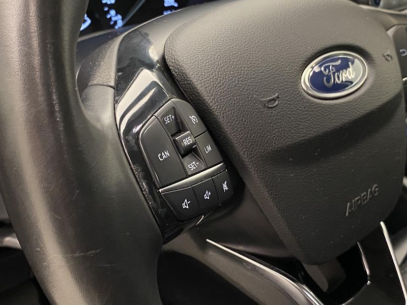 Ford Focus 1.5 ECOBOOST TITANIUM AUT - fotka 19 z 40