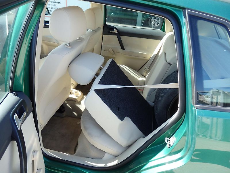 Volkswagen Polo 1.4 16V ZÁLOHOVÁNO - fotka 7 z 16