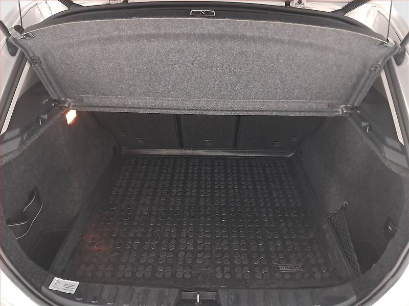 BMW X1 (2010) xDrive20d, 4X4, Navi, Xenony - fotka 14 z 16
