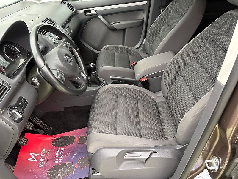 Volkswagen Touran 1.6TDI, 77kW, Tažné - fotka 6 z 28