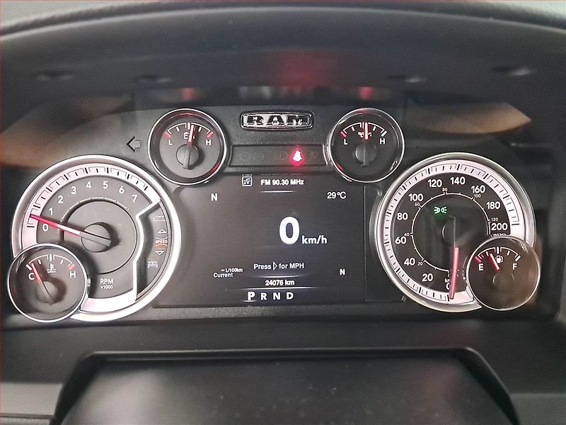 RAM 1500 (2020) 5.7 V8 Hemi - fotka 11 z 18