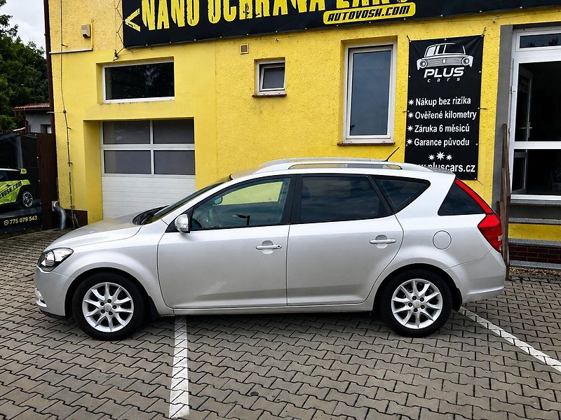 Kia Ceed 2,0 CRDi(103kW)*STK DO 8/2028* - fotka 6 z 15