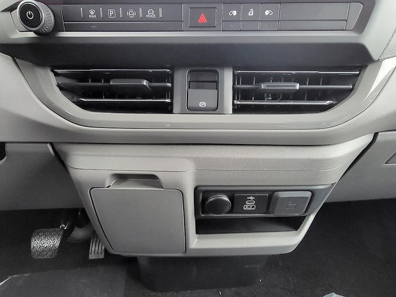 Volkswagen Caravelle (2025) Life 2,0 TDI 8AUT DR- nové - fotka 25 z 26
