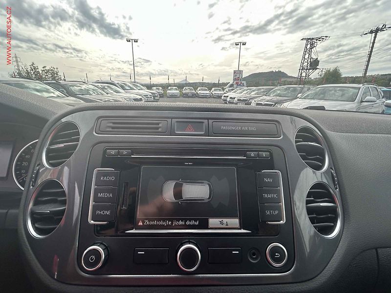 Volkswagen Tiguan (2012) 2.0TDi, 1.maj - fotka 18 z 18