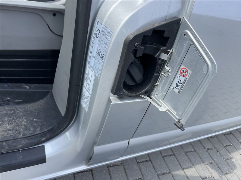 Volkswagen Transporter 2,0 TDI 103kw LONG 6míst Klima - fotka 22 z 40