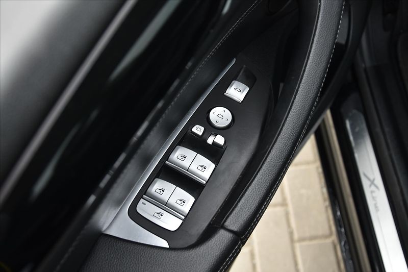 BMW X3 xDrive 20d 140kW XLine HEAD-UP - fotka 25 z 26