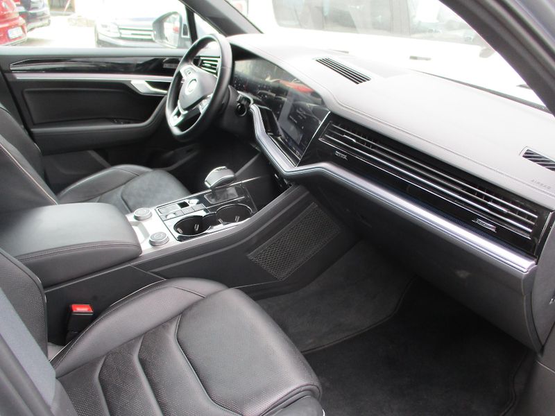 Volkswagen Touareg (2020) R Line 3,0 TDi - fotka 5 z 9