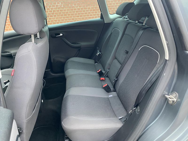 Seat Altea 1.6TDi, AUTOMAT,STYLE, VÝB.ST. - fotka 40 z 46
